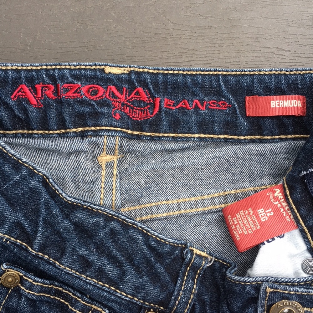 Arizona size 12 girls jean shorts NICE! - Picture 2 of 6